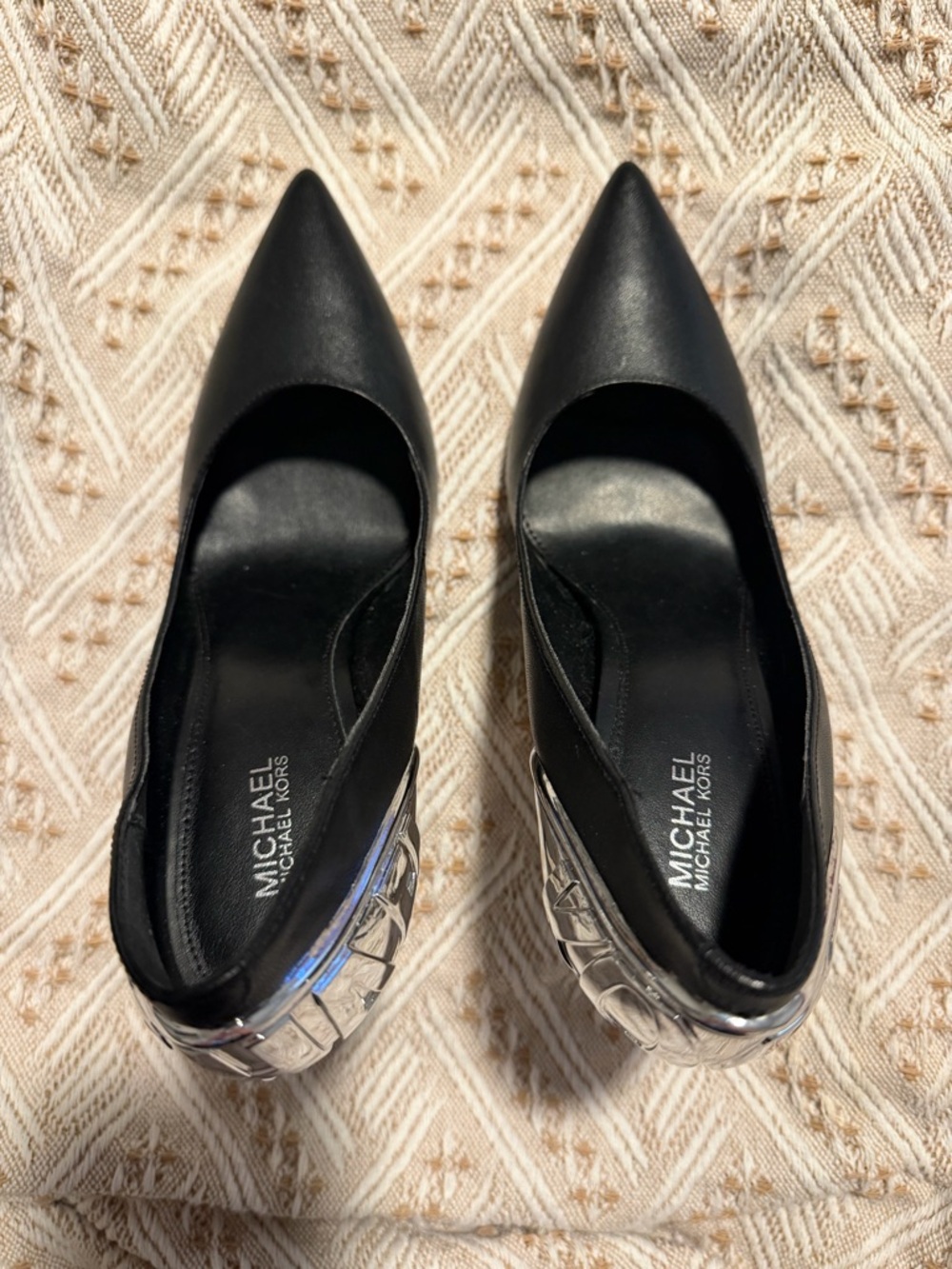 Michael Kors Khloe Leather Pump Black & Silver Logo Heel - Picture 10 of 10